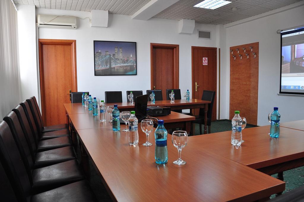 קריובה Hotel Emma Est מראה חיצוני תמונה