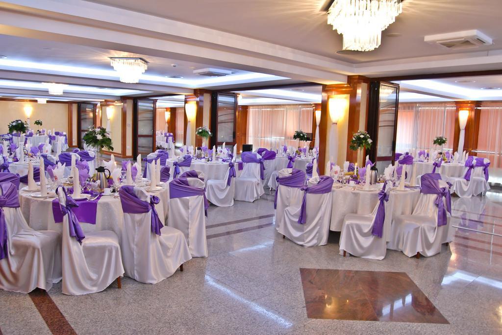 קריובה Hotel Emma Est מראה חיצוני תמונה