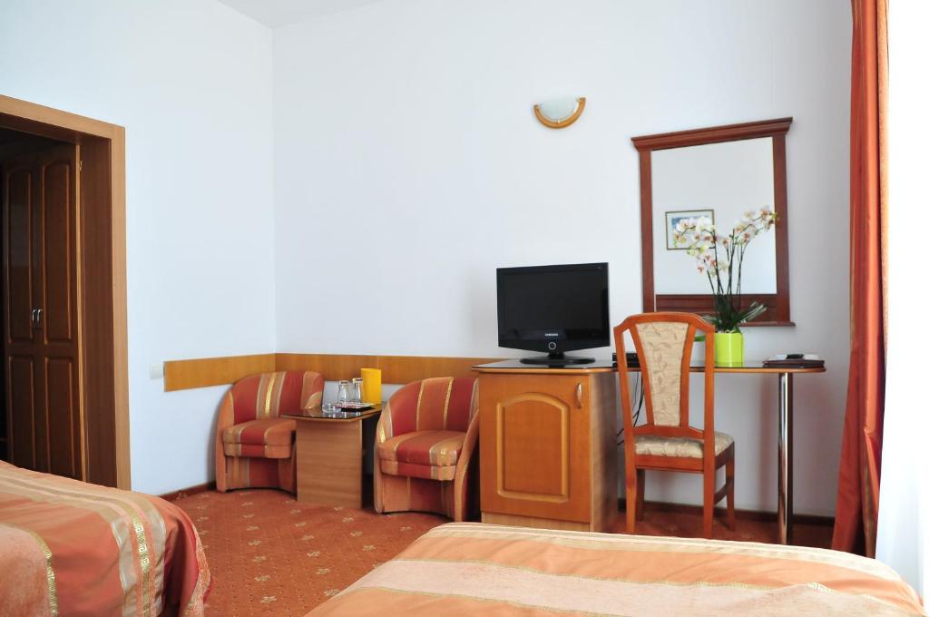 קריובה Hotel Emma Est מראה חיצוני תמונה
