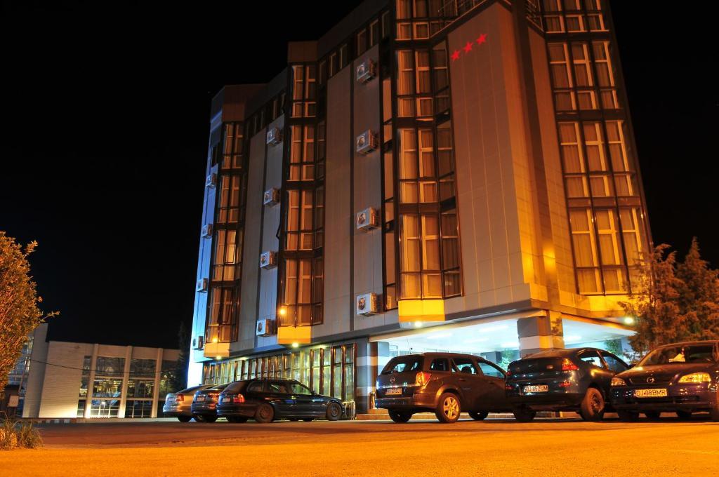קריובה Hotel Emma Est מראה חיצוני תמונה