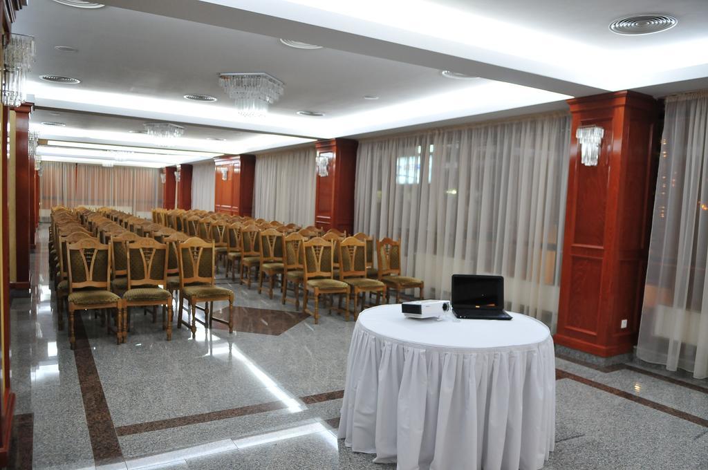 קריובה Hotel Emma Est מראה חיצוני תמונה