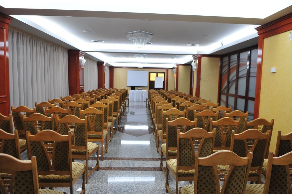 קריובה Hotel Emma Est מראה חיצוני תמונה
