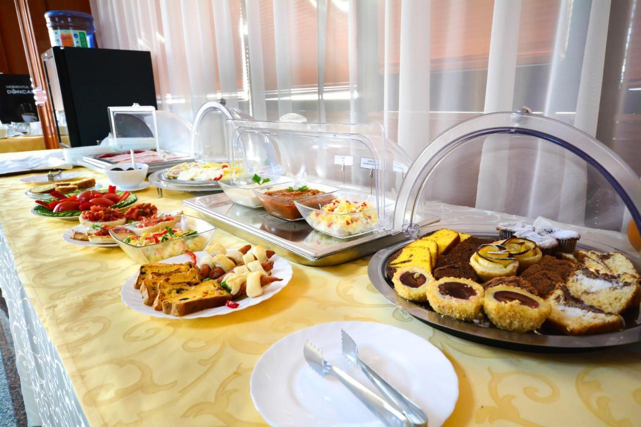 קריובה Hotel Emma Est מראה חיצוני תמונה