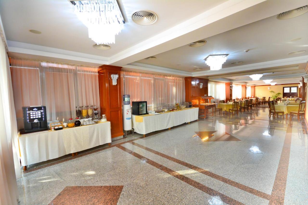 קריובה Hotel Emma Est מראה חיצוני תמונה